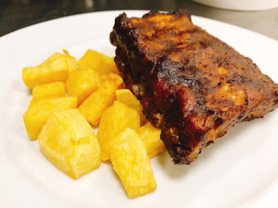 Costilla con patatas